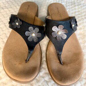 Rialto Women's Bella Sandal Black Silver Flowers 10
